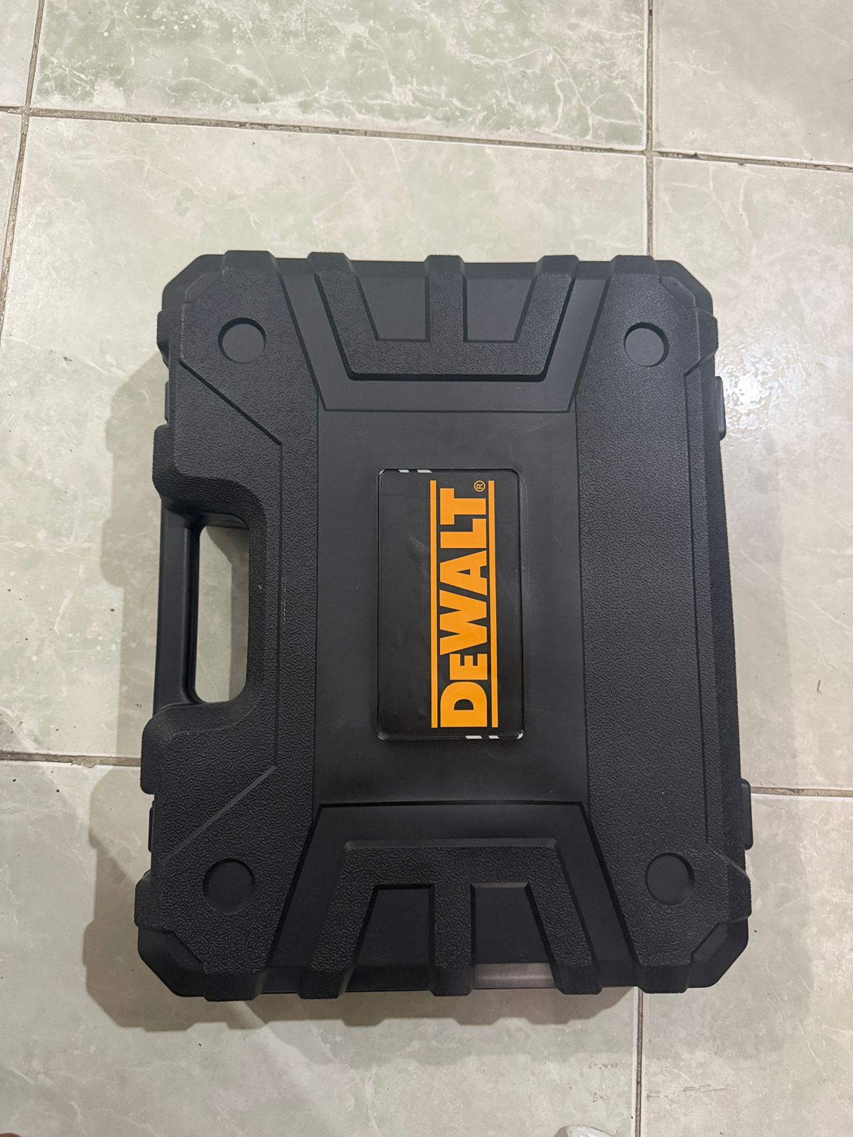 Taladro percutor DeWALT 24V Kit completo Profecional. pago contra entrega y envio gratis.